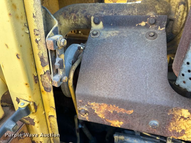 image for item DV0610 1987 Caterpillar  D6H LGP dozer