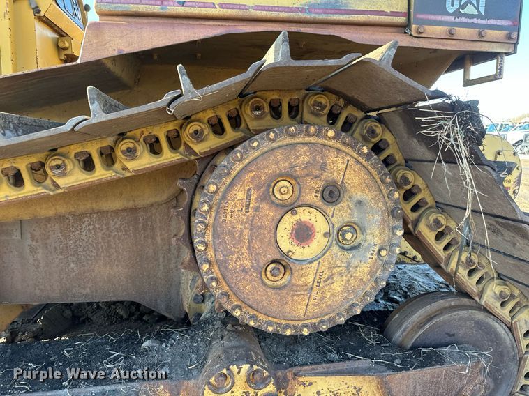 image for item DV0610 1987 Caterpillar  D6H LGP dozer