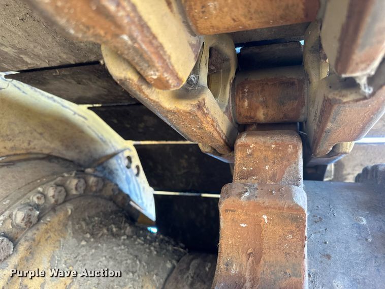 image for item DV0610 1987 Caterpillar  D6H LGP dozer