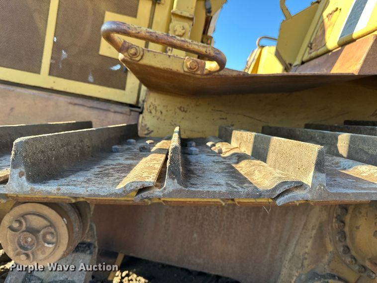 image for item DV0610 1987 Caterpillar  D6H LGP dozer