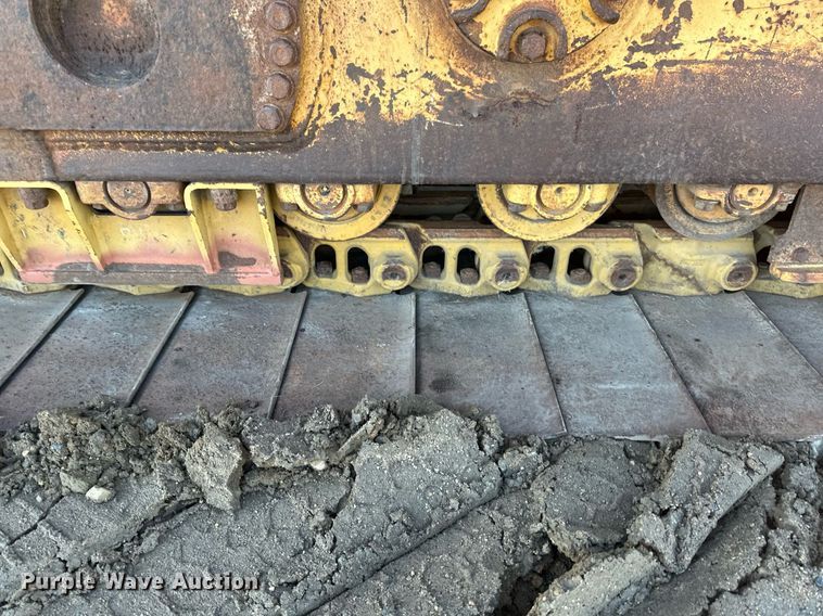 image for item DV0610 1987 Caterpillar  D6H LGP dozer