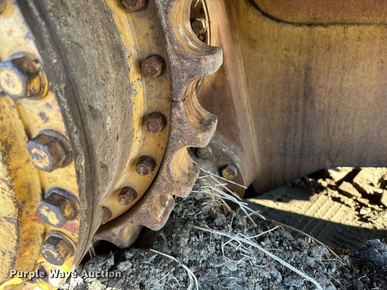 image for item DV0610 1987 Caterpillar  D6H LGP dozer