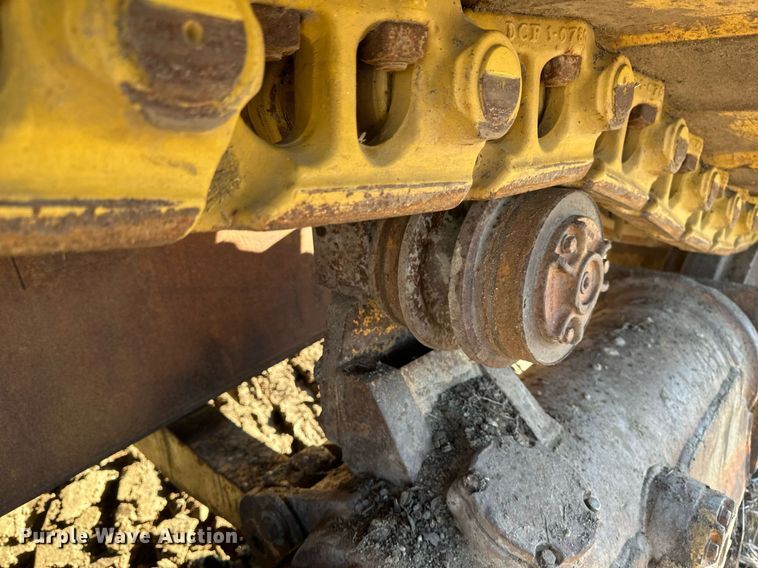 image for item DV0610 1987 Caterpillar  D6H LGP dozer