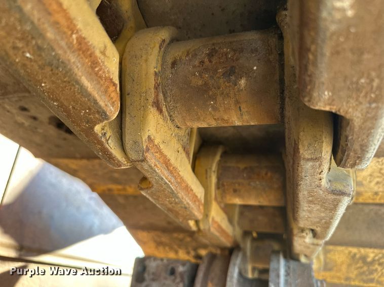 image for item DV0610 1987 Caterpillar  D6H LGP dozer