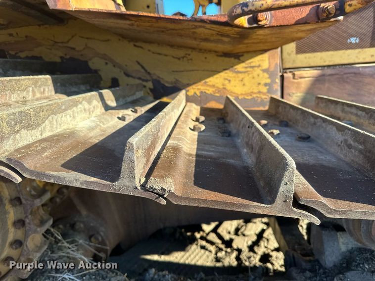 image for item DV0610 1987 Caterpillar  D6H LGP dozer