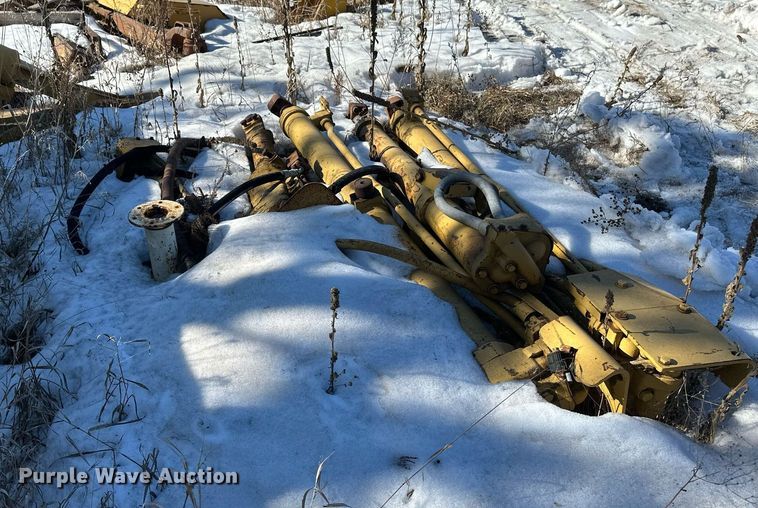 image for item DV0610 1987 Caterpillar  D6H LGP dozer