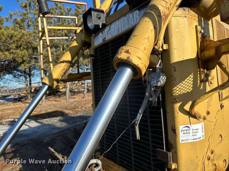 image for item DV0611 1987 Caterpillar  D6H LGP cable plow