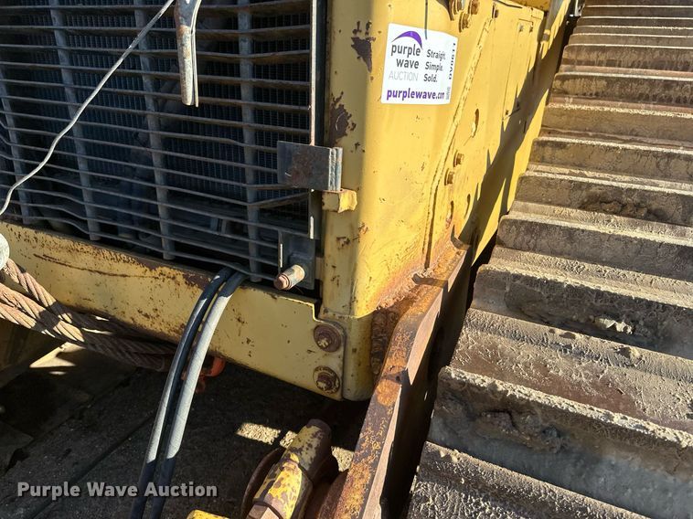 image for item DV0611 1987 Caterpillar  D6H LGP cable plow