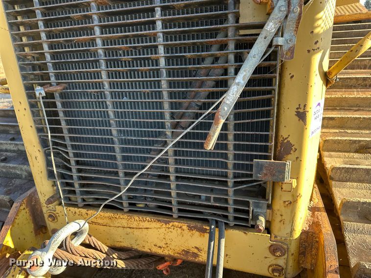 image for item DV0611 1987 Caterpillar  D6H LGP cable plow