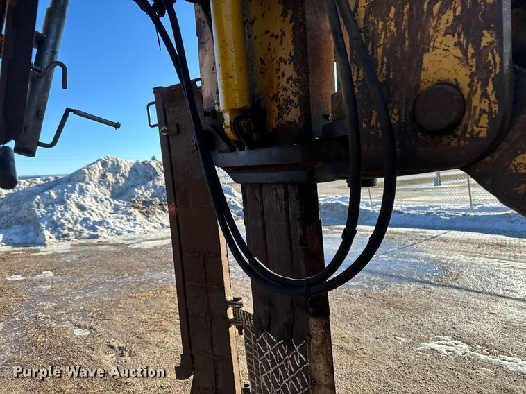 image for item DV0611 1987 Caterpillar  D6H LGP cable plow