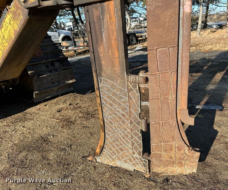 image for item DV0611 1987 Caterpillar  D6H LGP cable plow