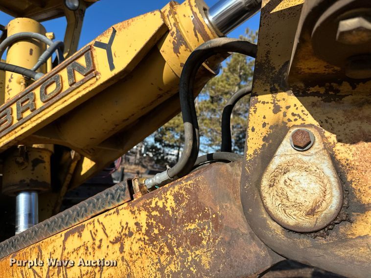 image for item DV0611 1987 Caterpillar  D6H LGP cable plow