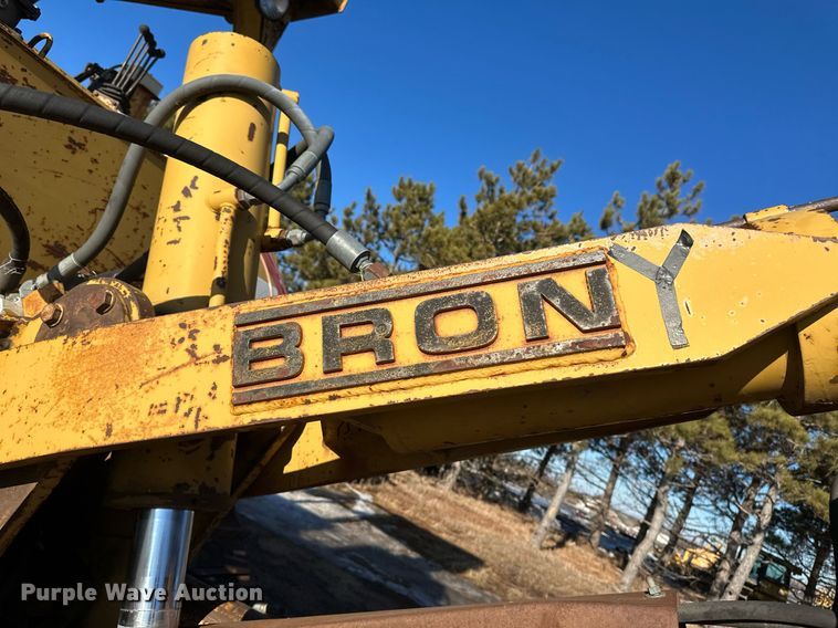 image for item DV0611 1987 Caterpillar  D6H LGP cable plow