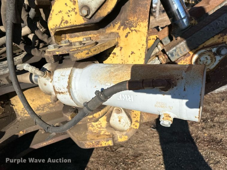 image for item DV0611 1987 Caterpillar  D6H LGP cable plow