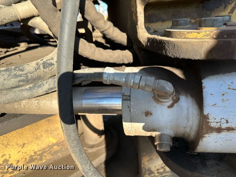 image for item DV0611 1987 Caterpillar  D6H LGP cable plow