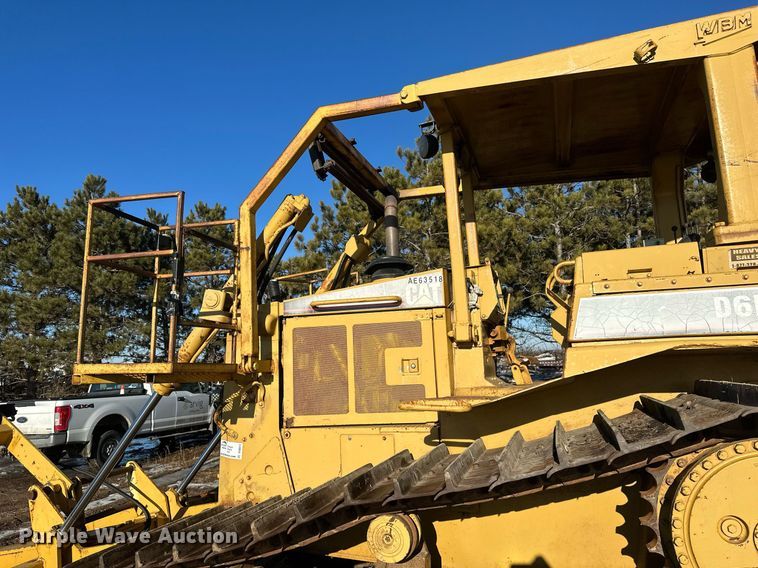 image for item DV0611 1987 Caterpillar  D6H LGP cable plow