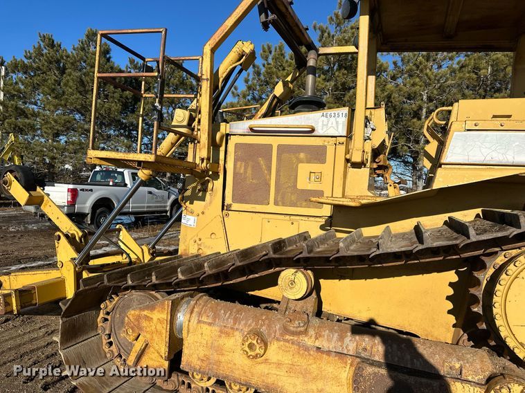 image for item DV0611 1987 Caterpillar  D6H LGP cable plow