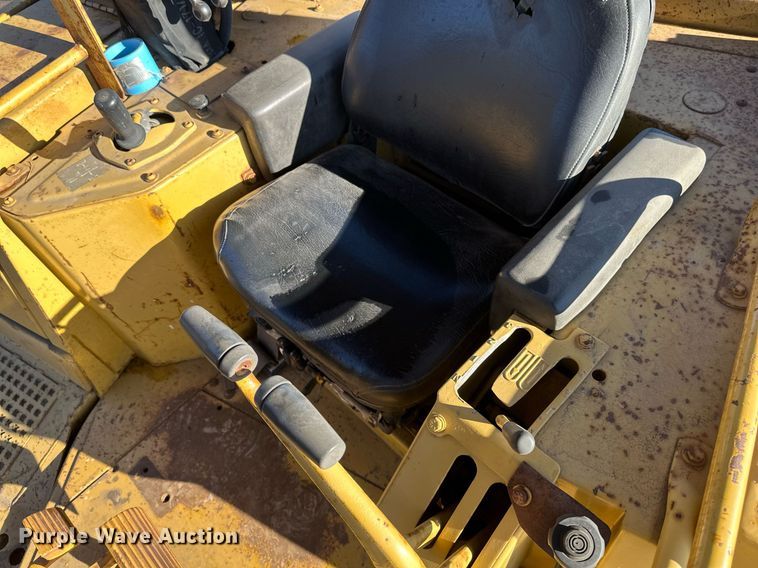 image for item DV0611 1987 Caterpillar  D6H LGP cable plow