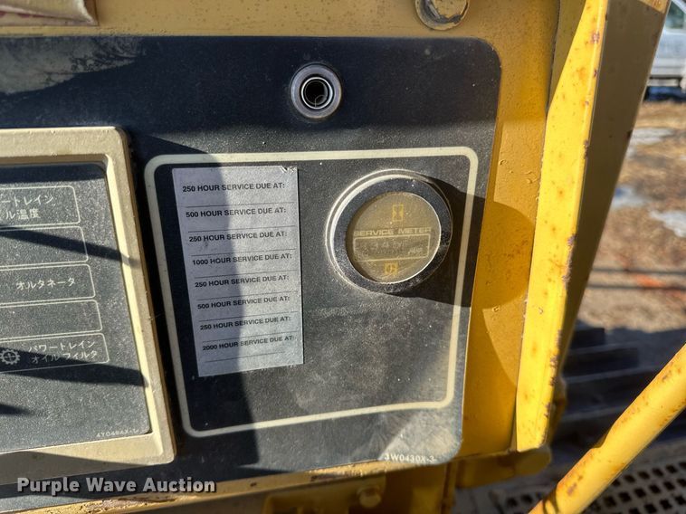 image for item DV0611 1987 Caterpillar  D6H LGP cable plow