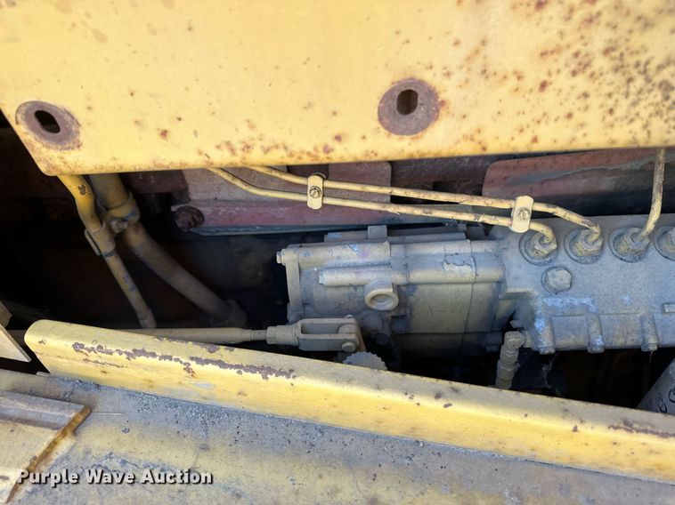 image for item DV0611 1987 Caterpillar  D6H LGP cable plow