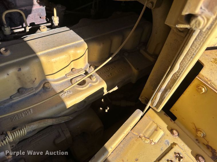 image for item DV0611 1987 Caterpillar  D6H LGP cable plow