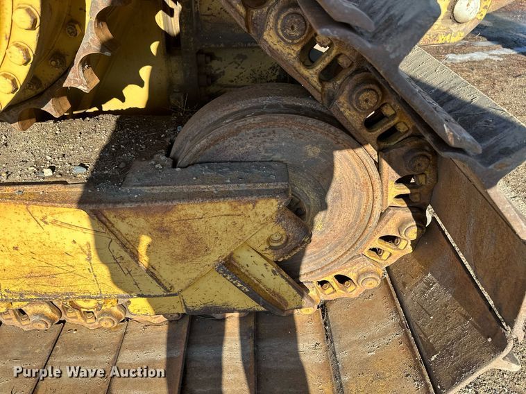 image for item DV0611 1987 Caterpillar  D6H LGP cable plow