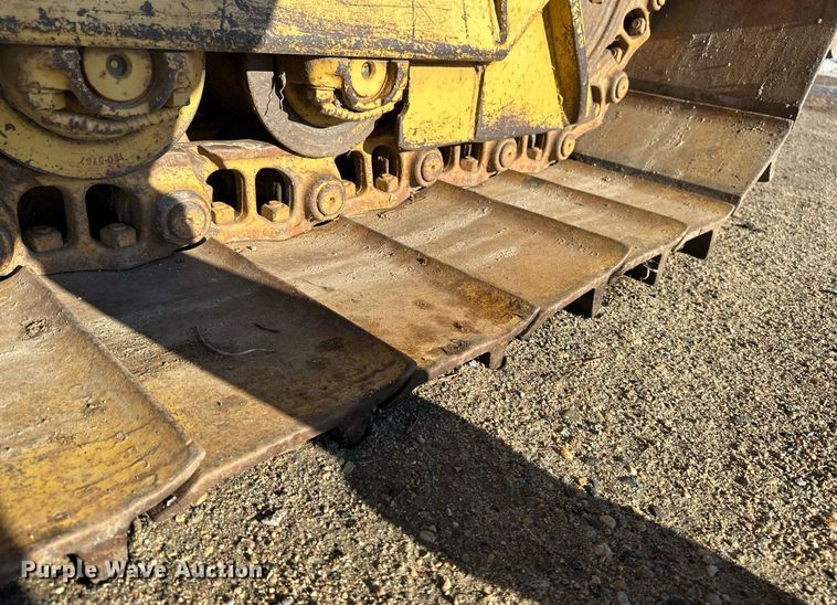 image for item DV0611 1987 Caterpillar  D6H LGP cable plow