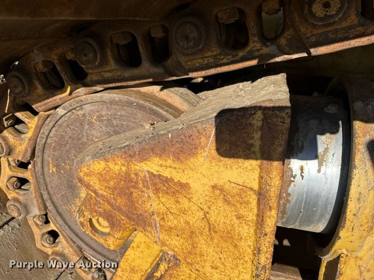 image for item DV0611 1987 Caterpillar  D6H LGP cable plow