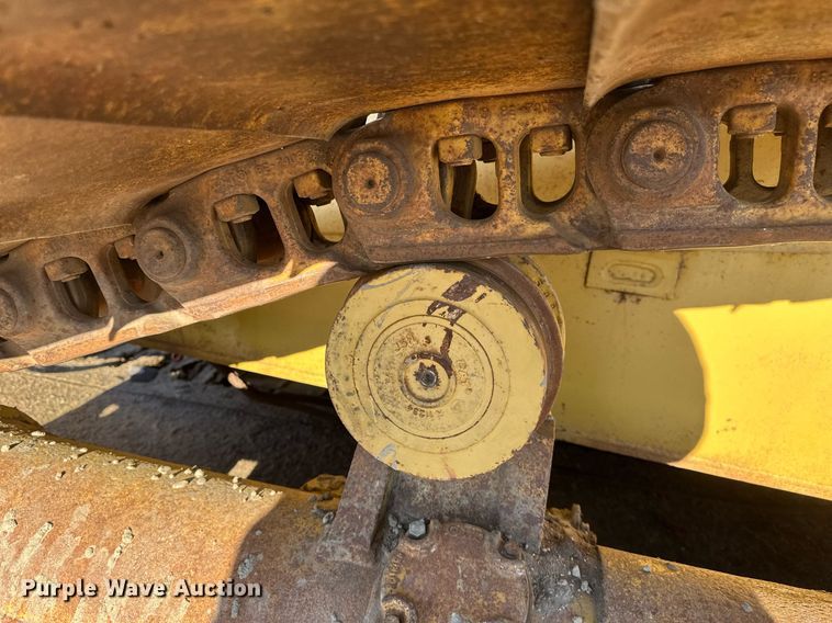 image for item DV0611 1987 Caterpillar  D6H LGP cable plow