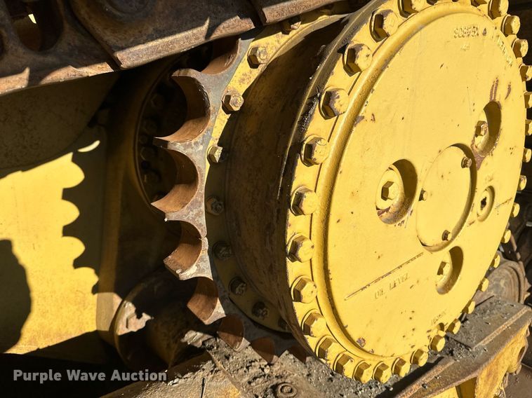 image for item DV0611 1987 Caterpillar  D6H LGP cable plow