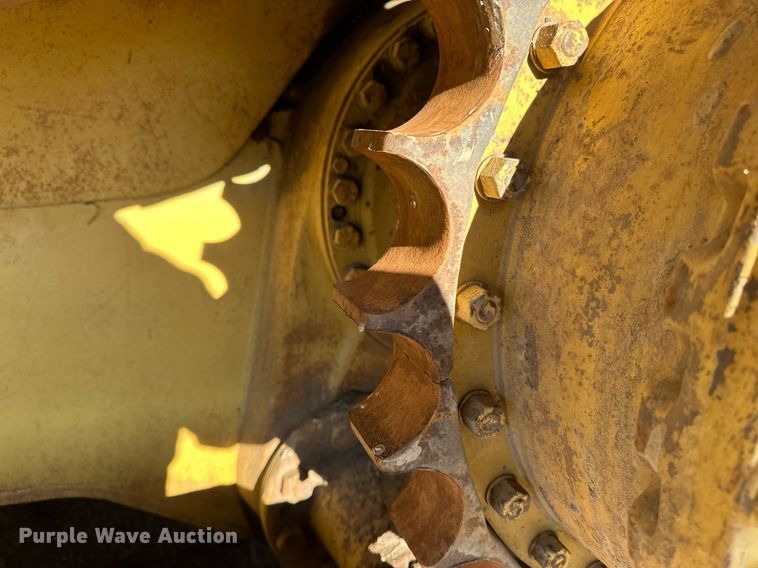 image for item DV0611 1987 Caterpillar  D6H LGP cable plow