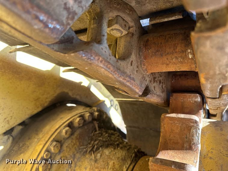 image for item DV0611 1987 Caterpillar  D6H LGP cable plow