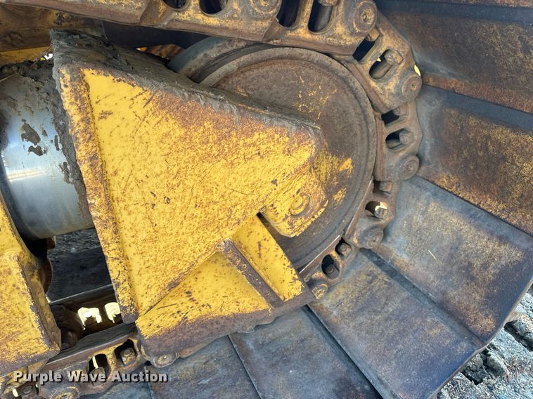 image for item DV0611 1987 Caterpillar  D6H LGP cable plow