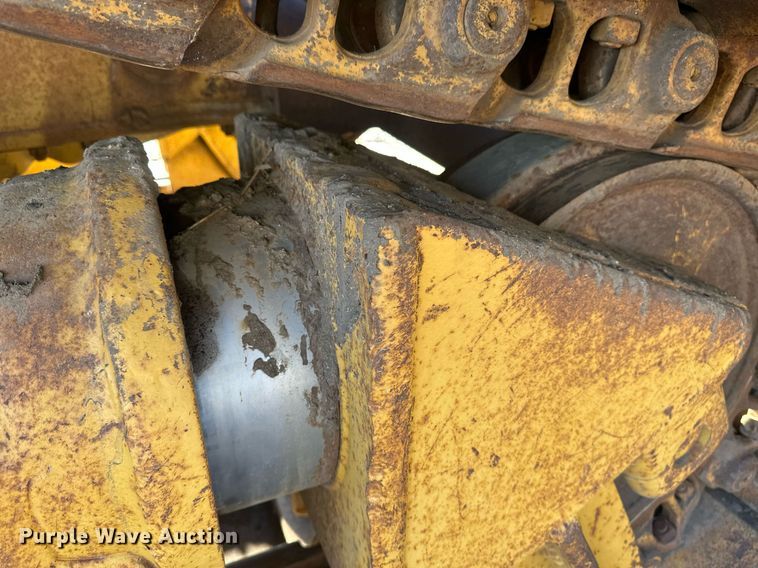 image for item DV0611 1987 Caterpillar  D6H LGP cable plow