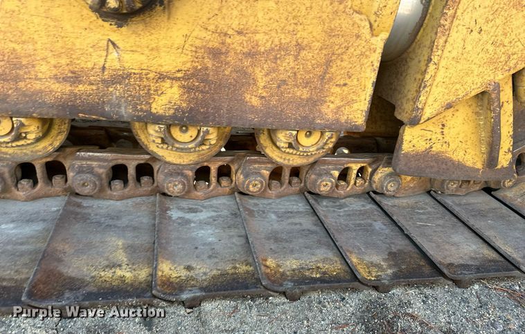 image for item DV0611 1987 Caterpillar  D6H LGP cable plow