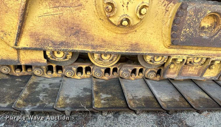 image for item DV0611 1987 Caterpillar  D6H LGP cable plow