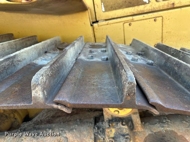 image for item DV0611 1987 Caterpillar  D6H LGP cable plow