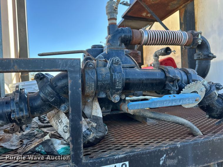 image for item DV0612 2007 Freightliner  Columbia flatbed truck with mud mixing system