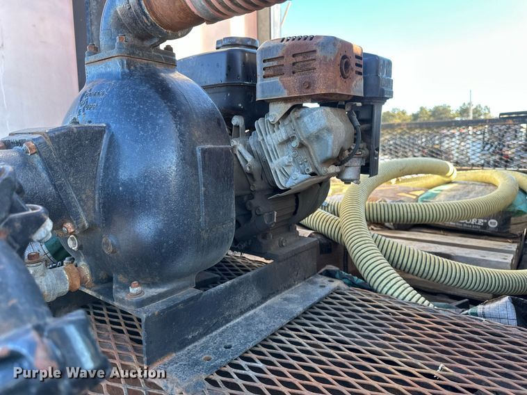 image for item DV0612 2007 Freightliner  Columbia flatbed truck with mud mixing system