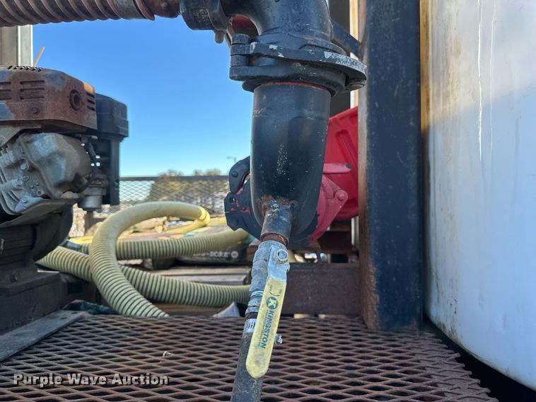 image for item DV0612 2007 Freightliner  Columbia flatbed truck with mud mixing system