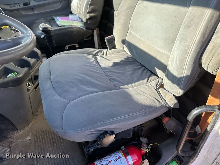 image for item DV0612 2007 Freightliner  Columbia flatbed truck with mud mixing system