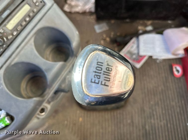 image for item DV0612 2007 Freightliner  Columbia flatbed truck with mud mixing system