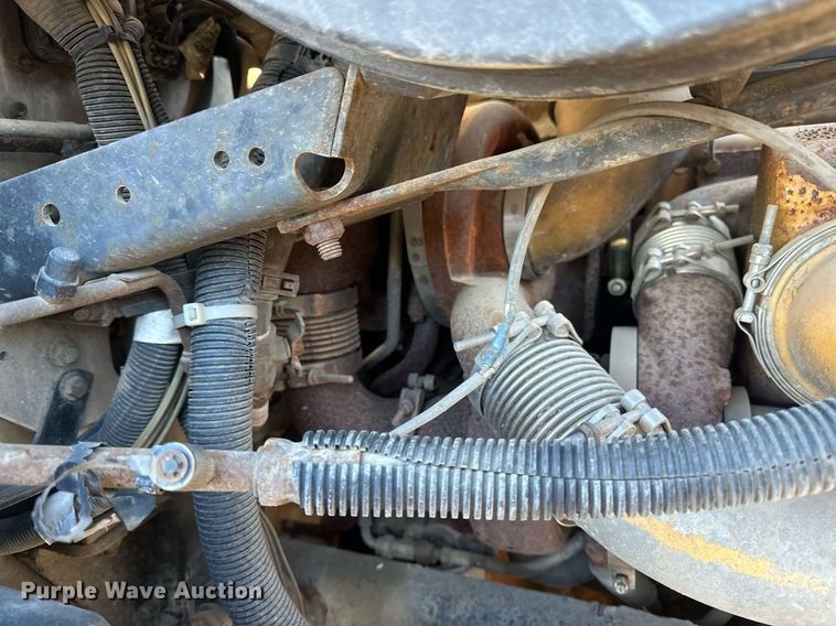 image for item DV0612 2007 Freightliner  Columbia flatbed truck with mud mixing system