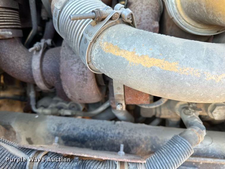 image for item DV0612 2007 Freightliner  Columbia flatbed truck with mud mixing system