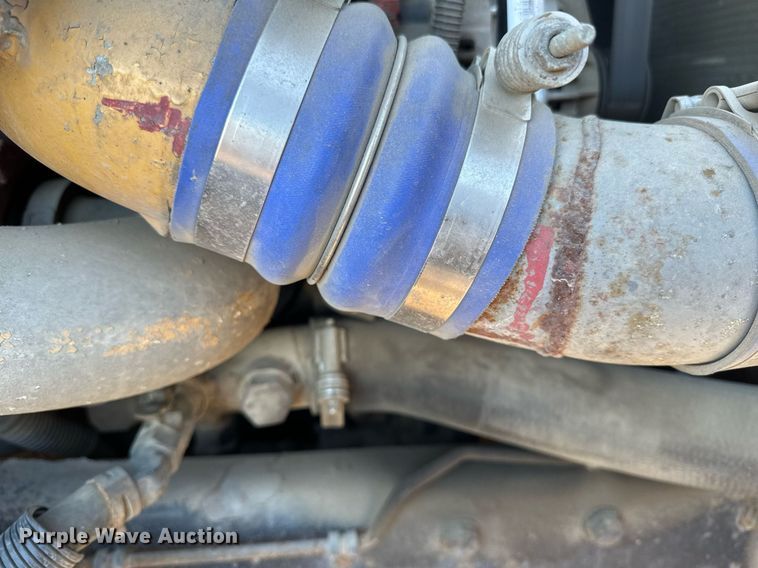 image for item DV0612 2007 Freightliner  Columbia flatbed truck with mud mixing system