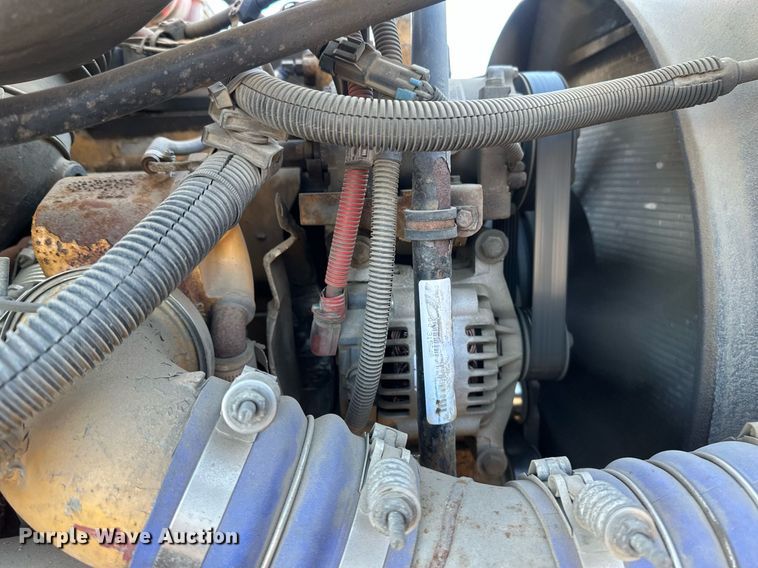 image for item DV0612 2007 Freightliner  Columbia flatbed truck with mud mixing system