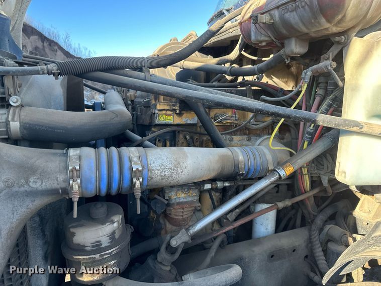 image for item DV0612 2007 Freightliner  Columbia flatbed truck with mud mixing system