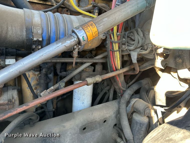 image for item DV0612 2007 Freightliner  Columbia flatbed truck with mud mixing system