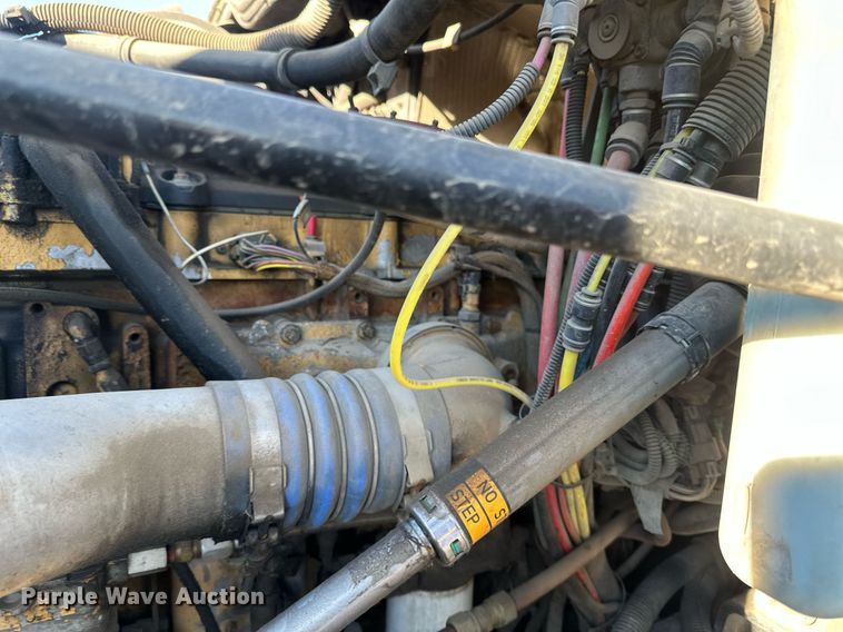 image for item DV0612 2007 Freightliner  Columbia flatbed truck with mud mixing system