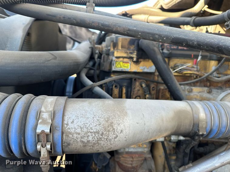 image for item DV0612 2007 Freightliner  Columbia flatbed truck with mud mixing system